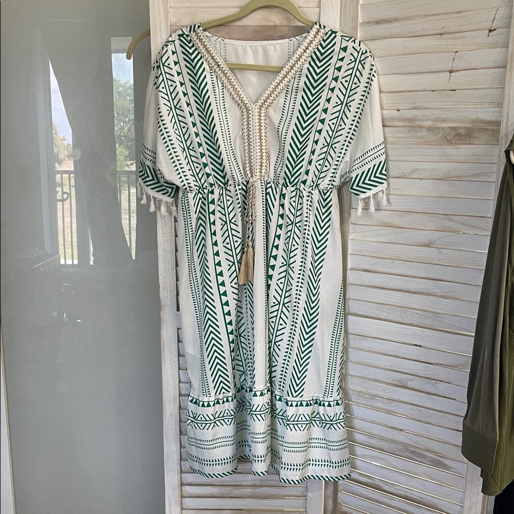 Source Unknown Green and White Midi Dress
